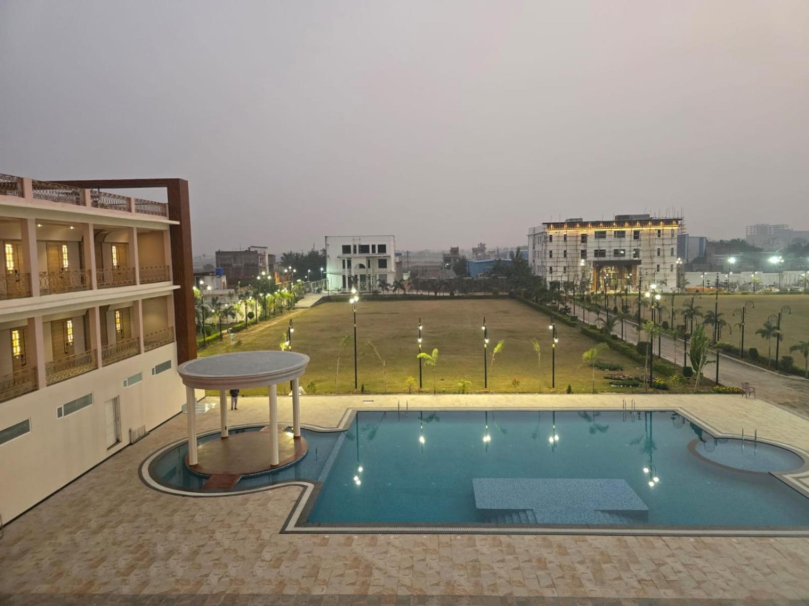 Nirvana Grand Hotel & Resort Gaya Exterior foto