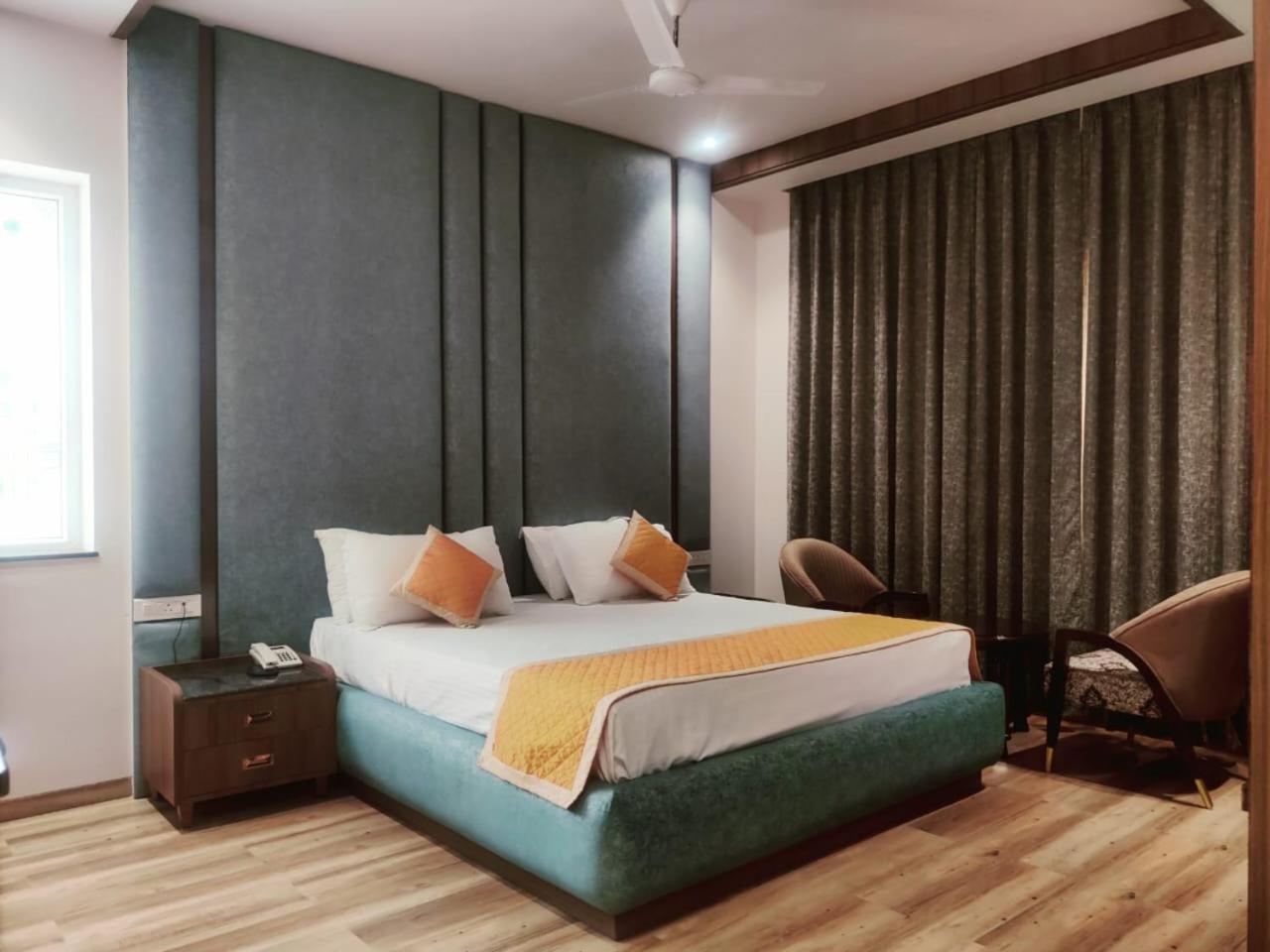 Nirvana Grand Hotel & Resort Gaya Exterior foto